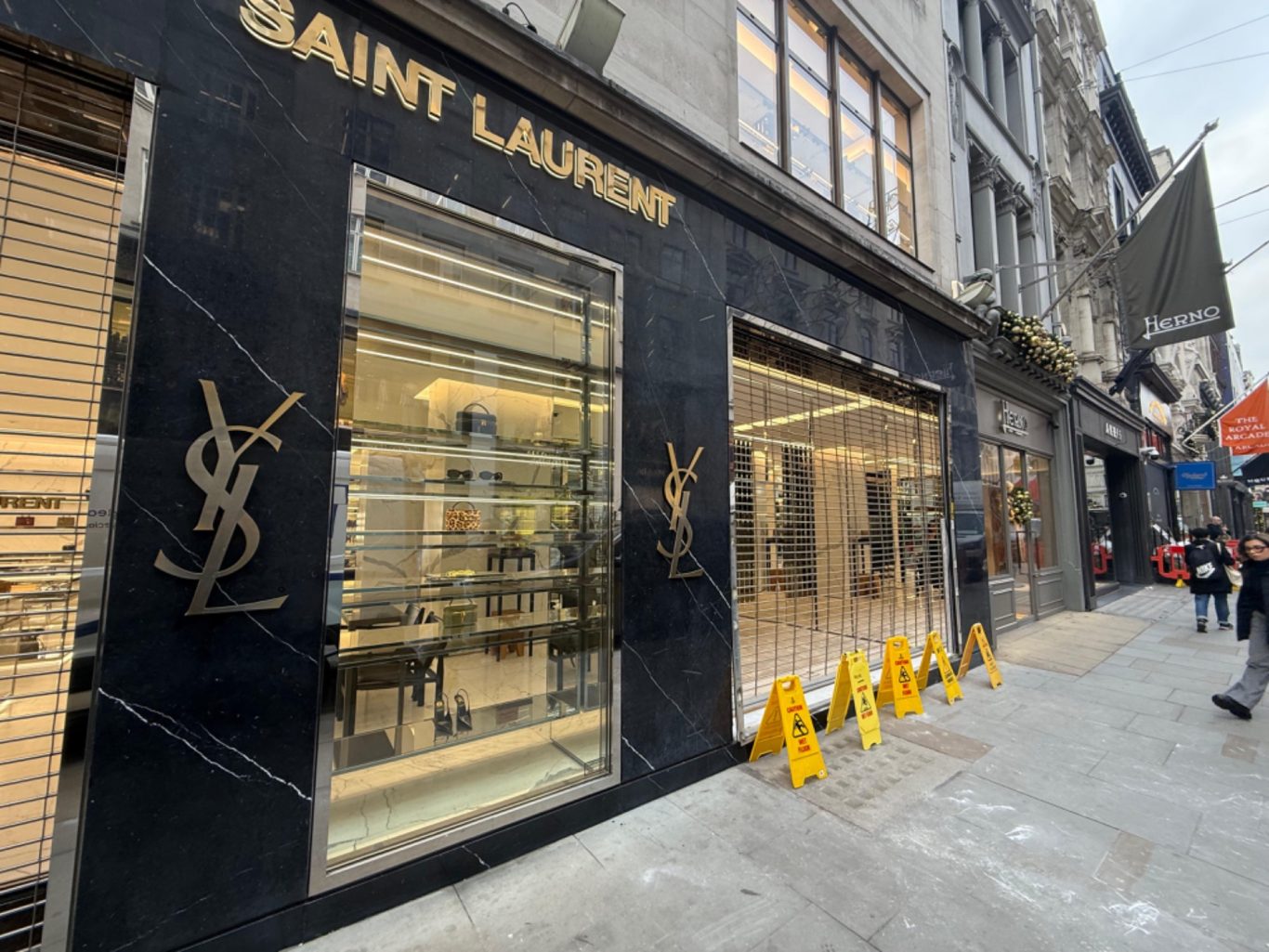 YSL Bond Street - Emergency hoarding & client support following recent attempted robbery.